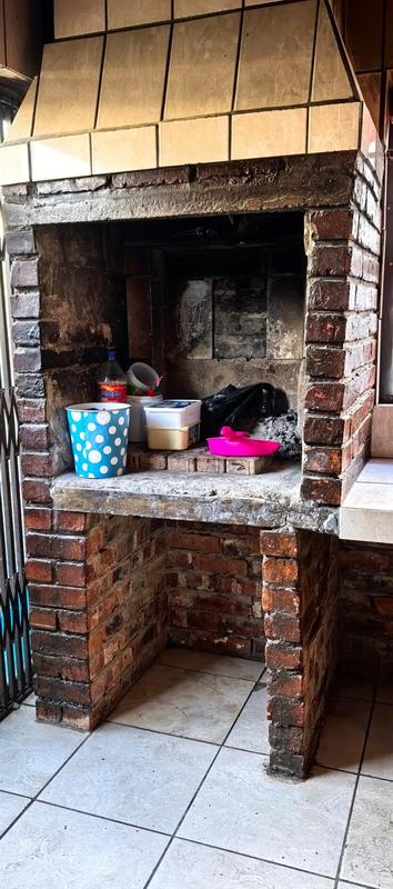 2 Bedroom Property for Sale in Kwanonqaba Western Cape